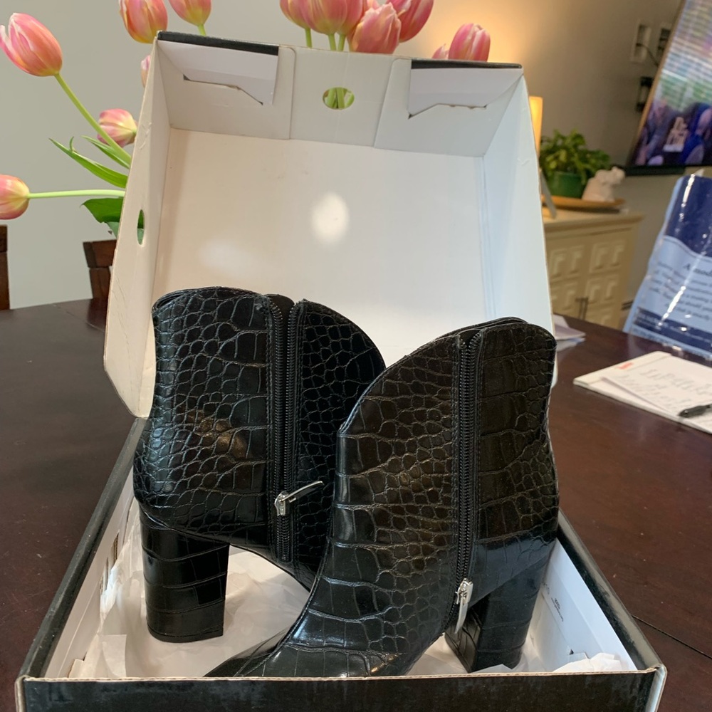 Black Crocodile Pattern Ankle Boots new in box